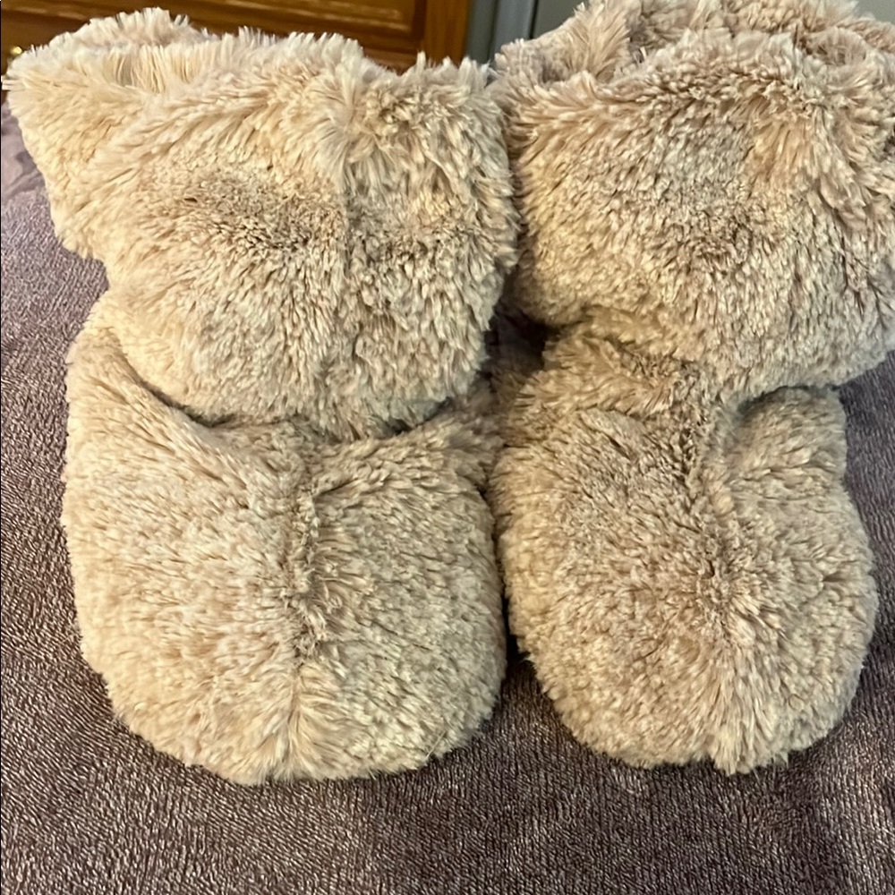 Plusheez Cozy Tan Women's Slippers